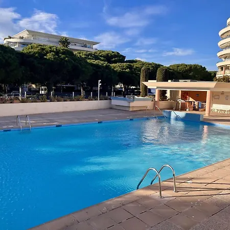 Avec Piscine Et Terrasse, Proche Plage, Climatise, Garage A - Fr-1-226a-184 Apartment Frejus