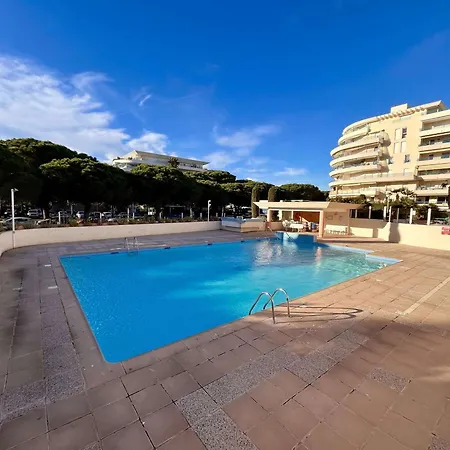 Avec Piscine Et Terrasse, Proche Plage, Climatise, Garage A - Fr-1-226a-184 Apartment Frejus