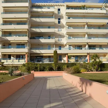 Apartment Avec Piscine Et Terrasse, Proche Plage, Climatise, Garage A - Fr-1-226a-184 Frejus